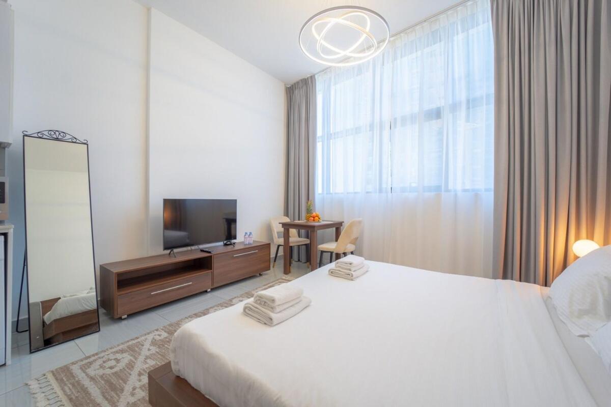 Aws Homes - Cozy In Jvc Apartment